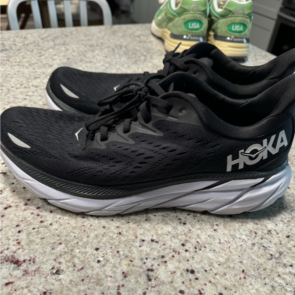 Used Hoka Clifton’s 8 size 11